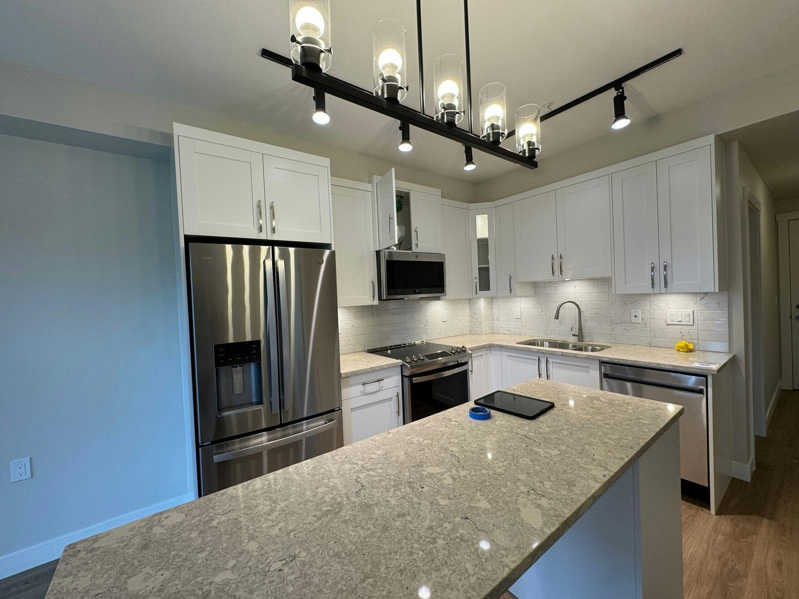 A3xx-8233 20b Street, Abbotsford, BC, V2Y 4M7 - 5