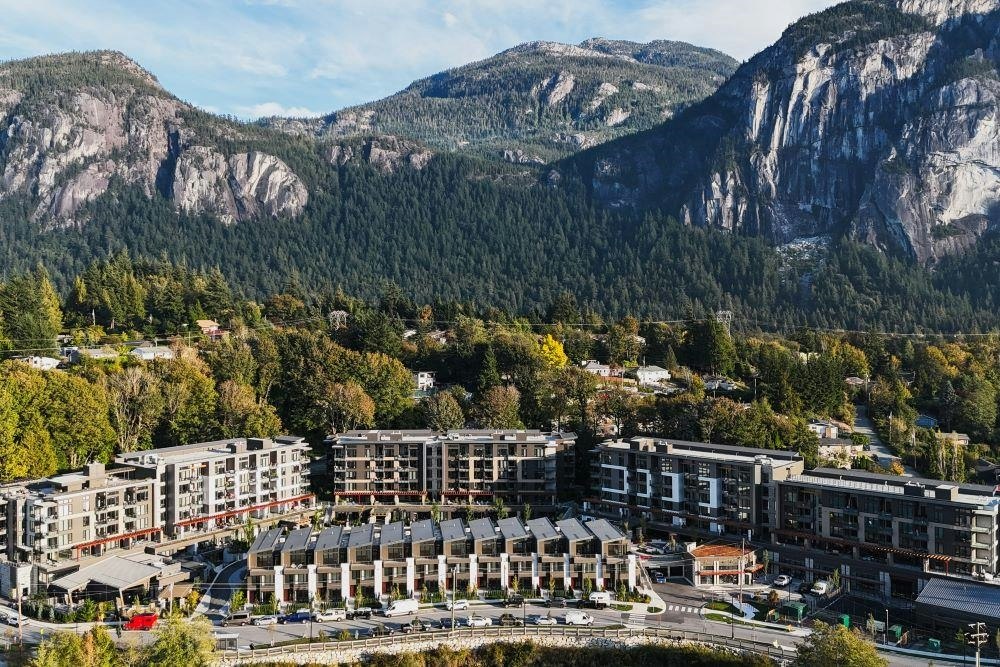 402-1500 Scott Crescent, Squamish, BC, V8B 1G5