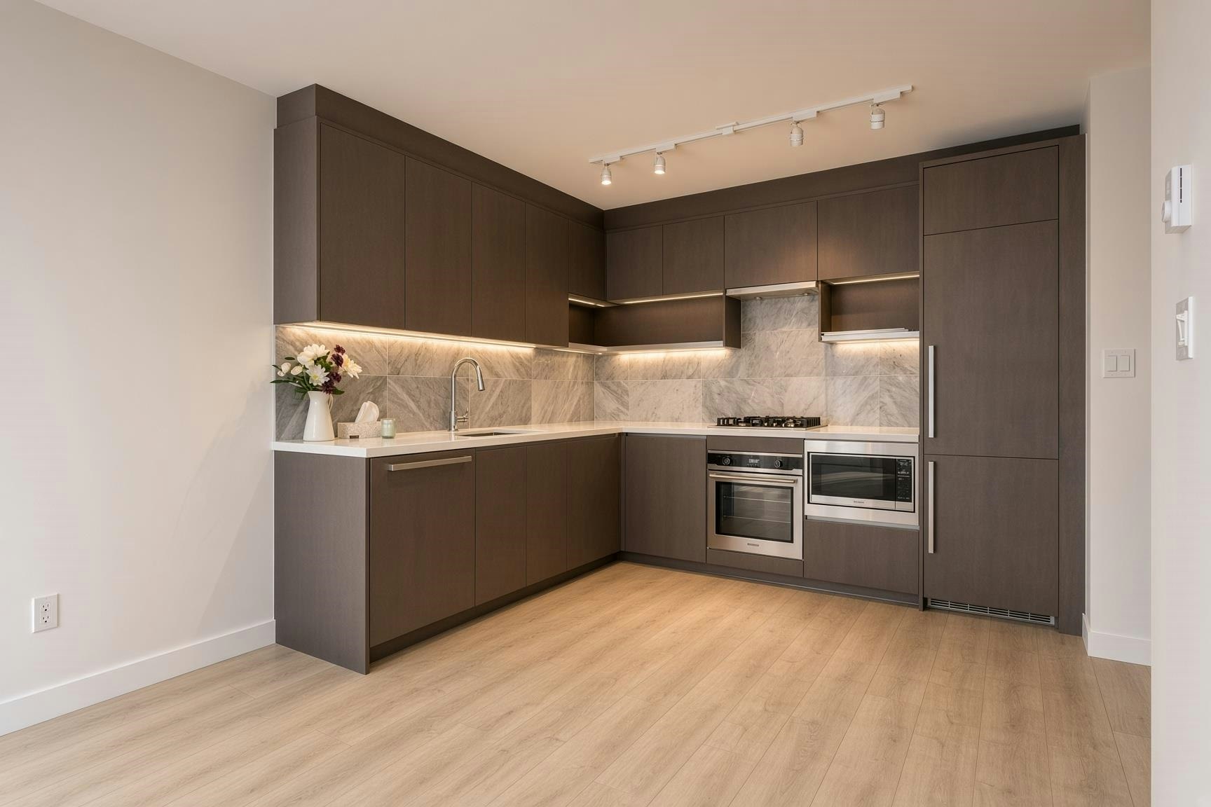 707-13750 100 Avenue, Surrey, BC, V3T 0L3 - 8