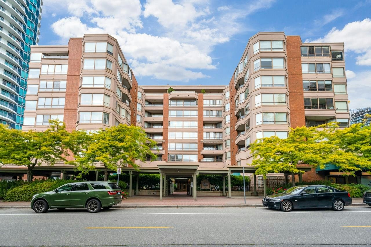 101-15111 Russell Avenue, Surrey, BC, V4B 2P4