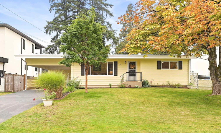 2136 Sherwood Crescent