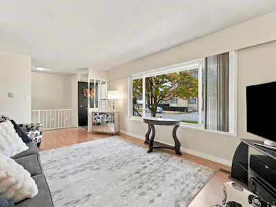 2136 Sherwood Crescent - 5