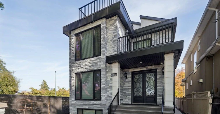 2-6262 Battison Street, Vancouver, BC, V5S 3M8
