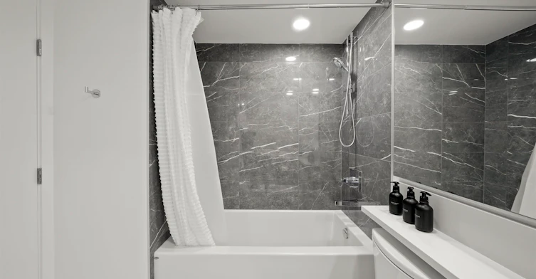 7683 Park Crescent, Burnaby, BC, V3N 0J4 - 16