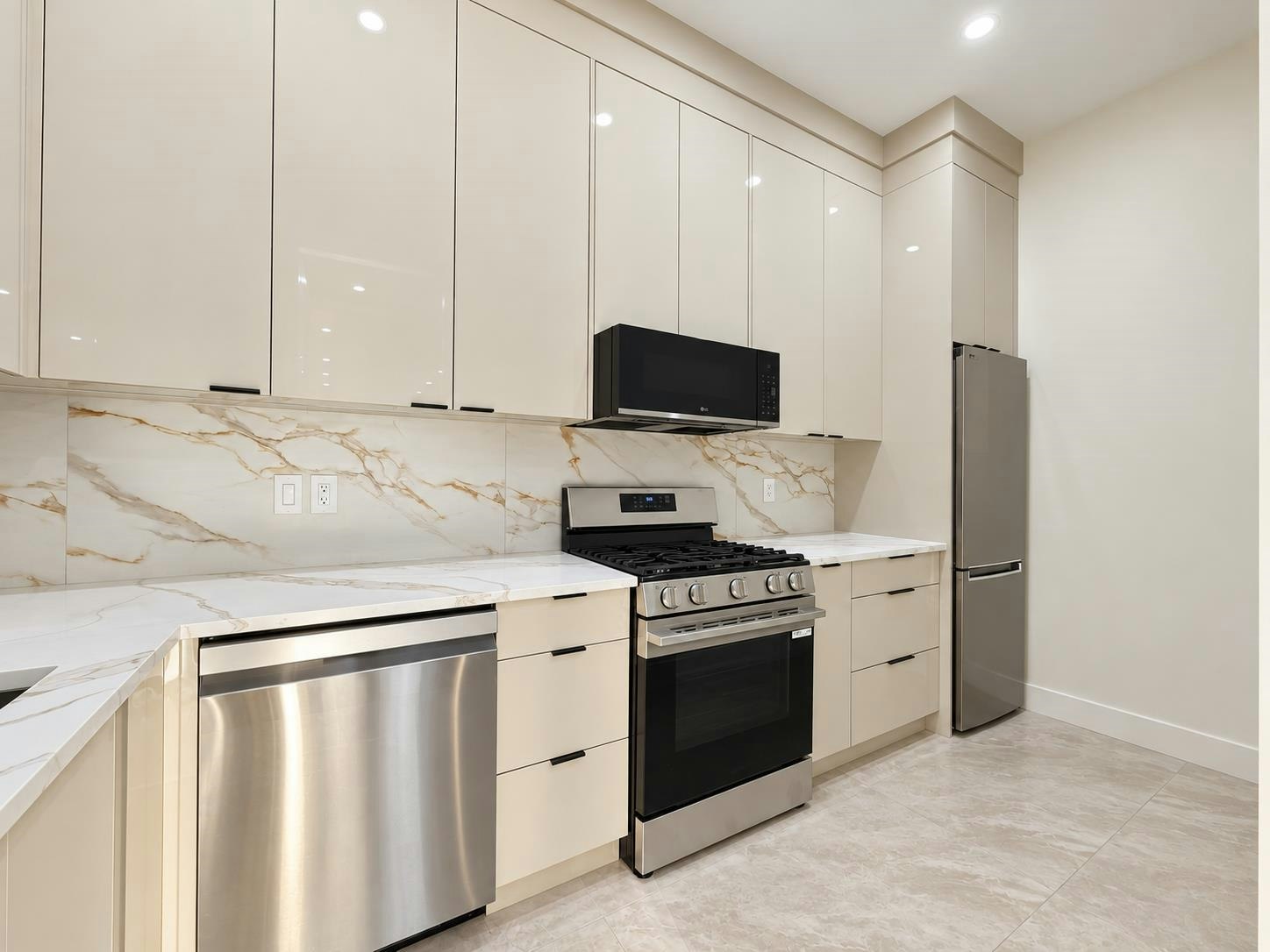 101-11410 139 Street, Surrey, BC, V3R 2M1 - 10