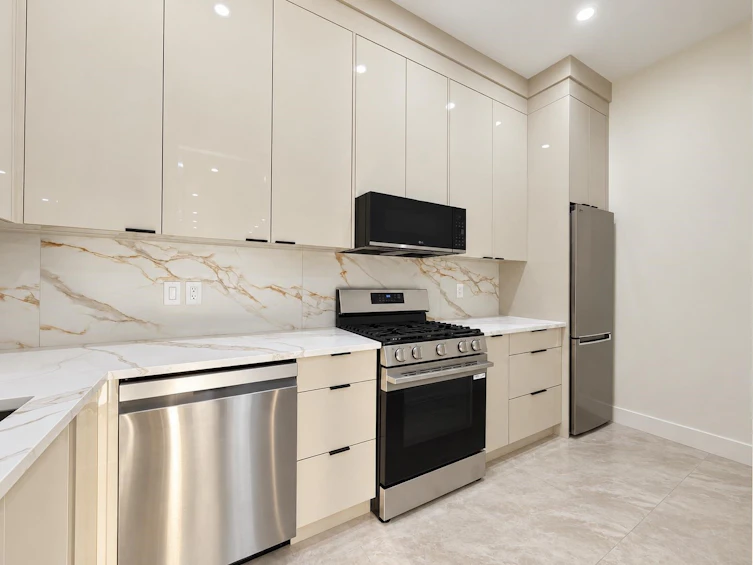 101-11410 139 Street, Surrey, BC, V3R 2M1 - 10