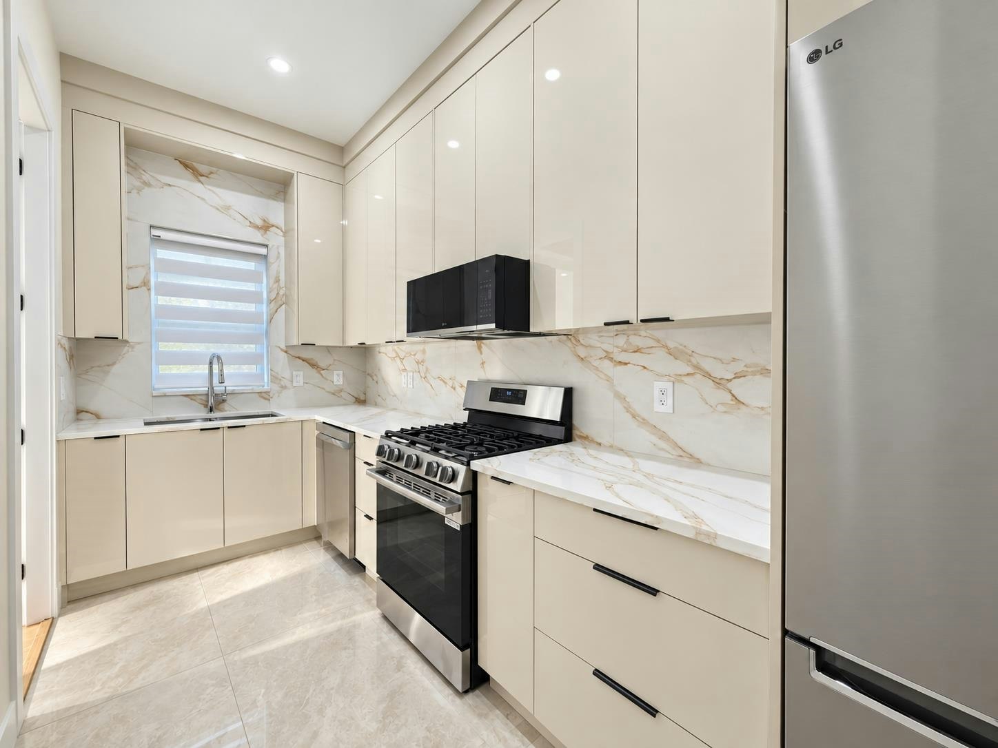 101-11410 139 Street, Surrey, BC, V3R 2M1 - 9