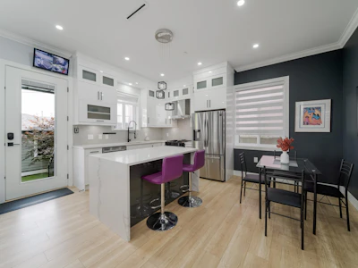 960 Renfrew Street - 5