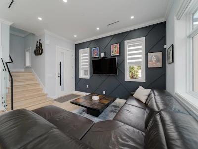 960 Renfrew Street - 4