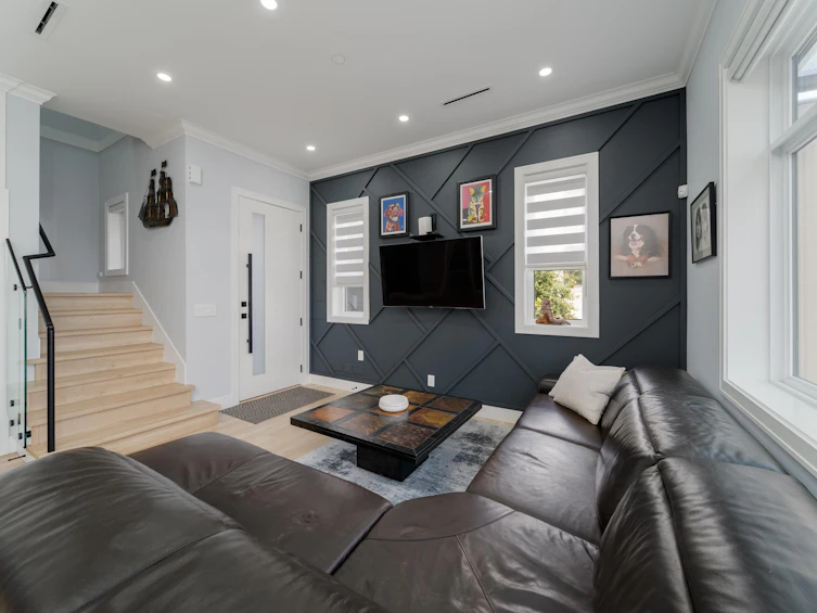 960 Renfrew Street, Vancouver, BC, V5K 4B8 - 4