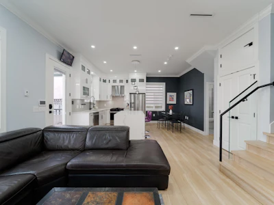 960 Renfrew Street - 3