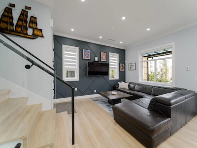 960 Renfrew Street - 2