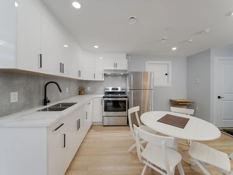 960 Renfrew Street, Vancouver, BC, V5K 4B8 - 22