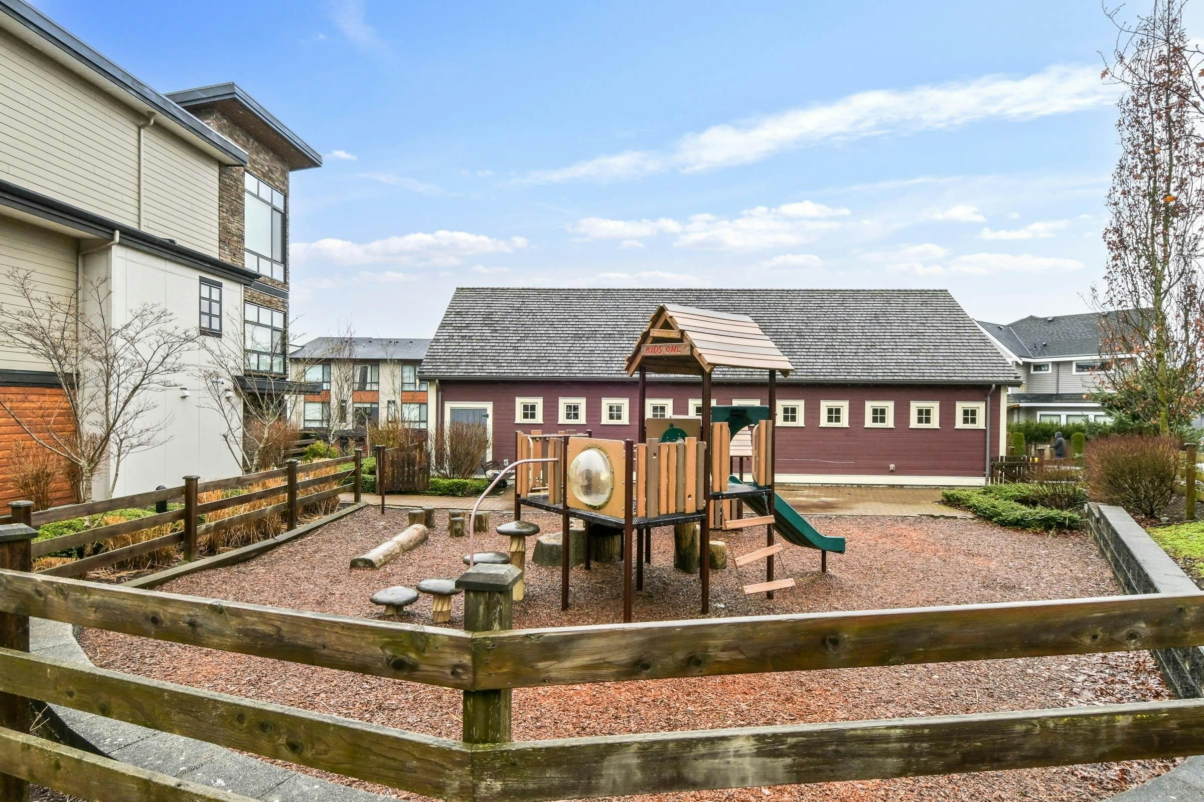 208-16488 64 Avenue, Surrey, BC, V3S 6X6 - 28