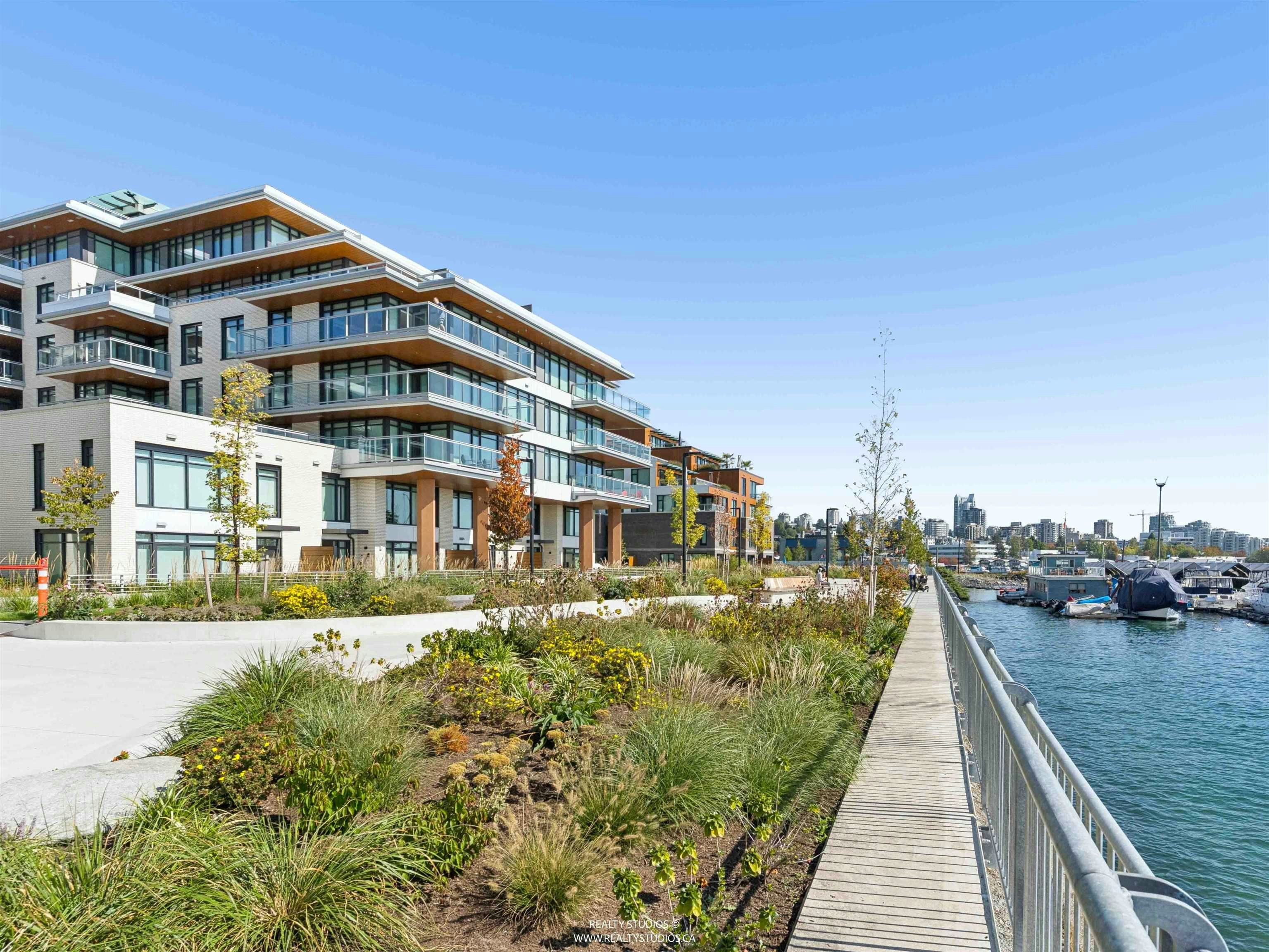 302-777 Harbour Way, North Vancouver, BC, V7P 0G2
