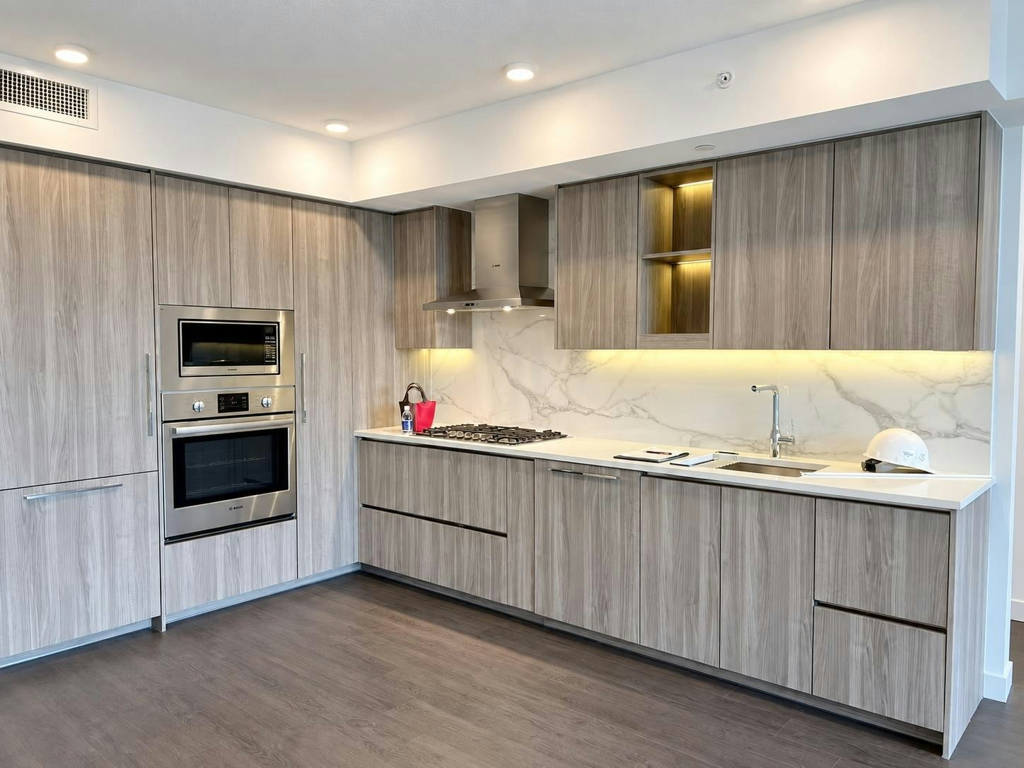 14xx-13768 100 Avenue, Surrey, BC, V3T 0V2 - 2