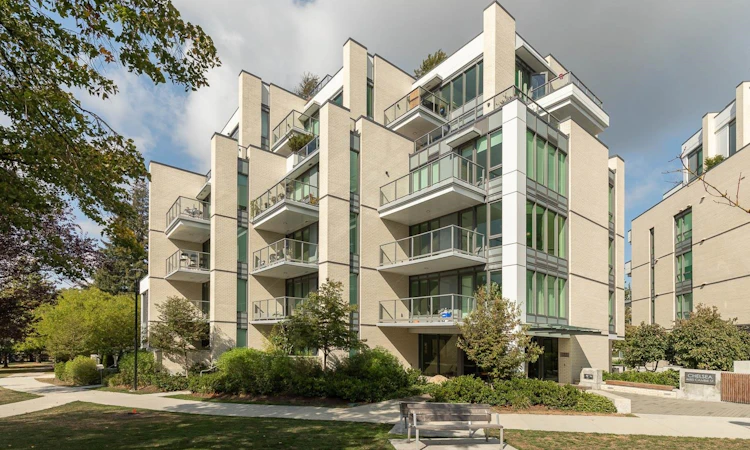 307-4685 Cambie Street