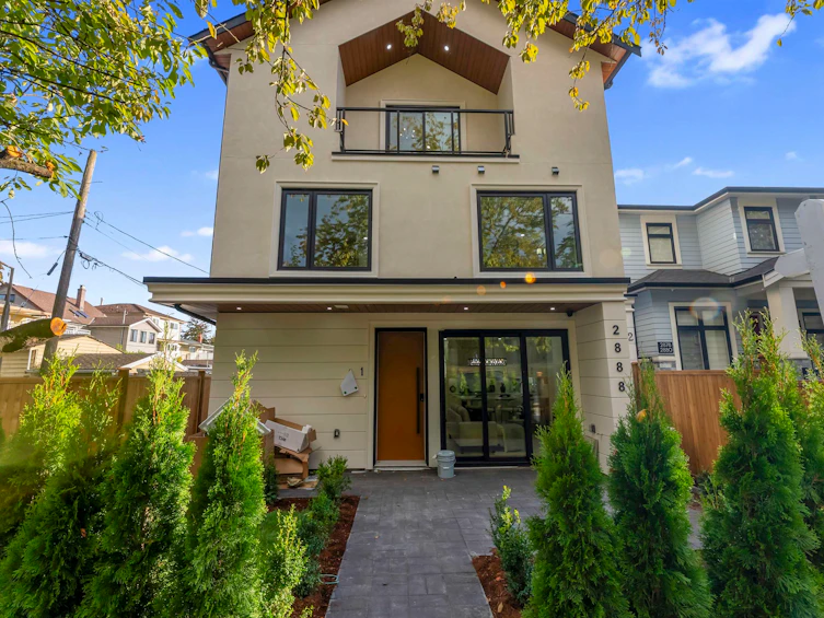 1-2888 E 6th Avenue, Vancouver, BC, V5M 1R8