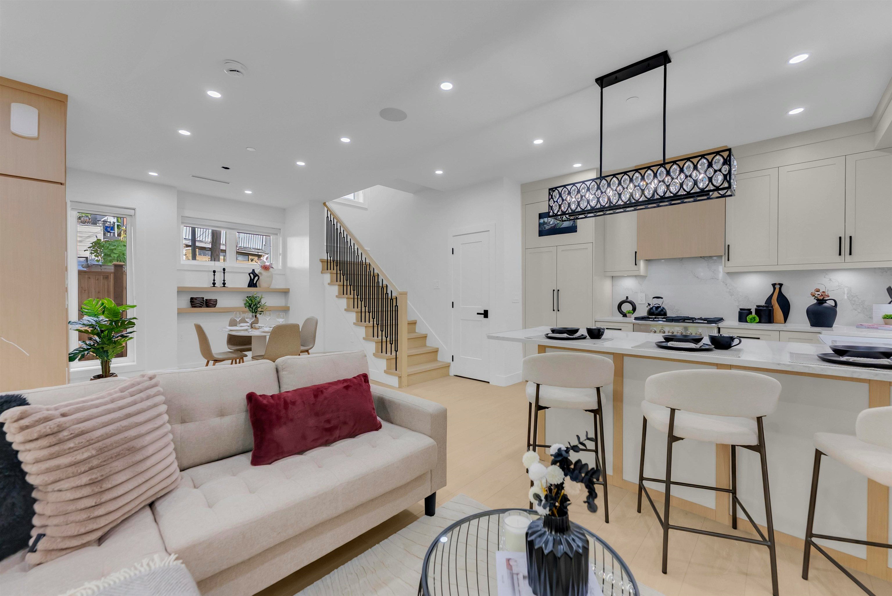 1-2888 E 6th Avenue, Vancouver, BC, V5M 1R8