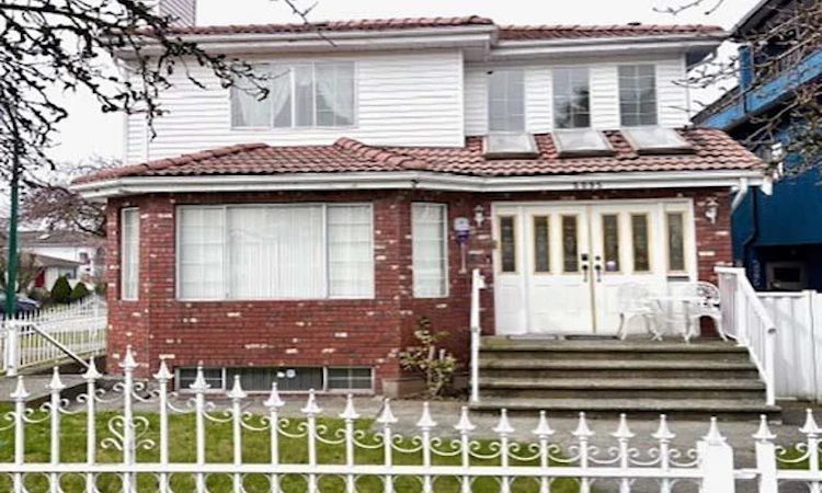 5095 Nanaimo Street