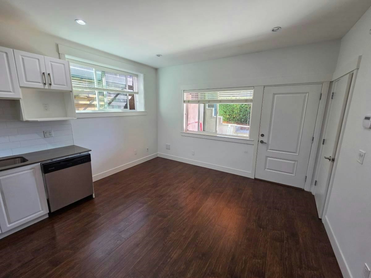 Lower-726 Delestre Avenue, Coquitlam, BC, V3K 2G3 - 2