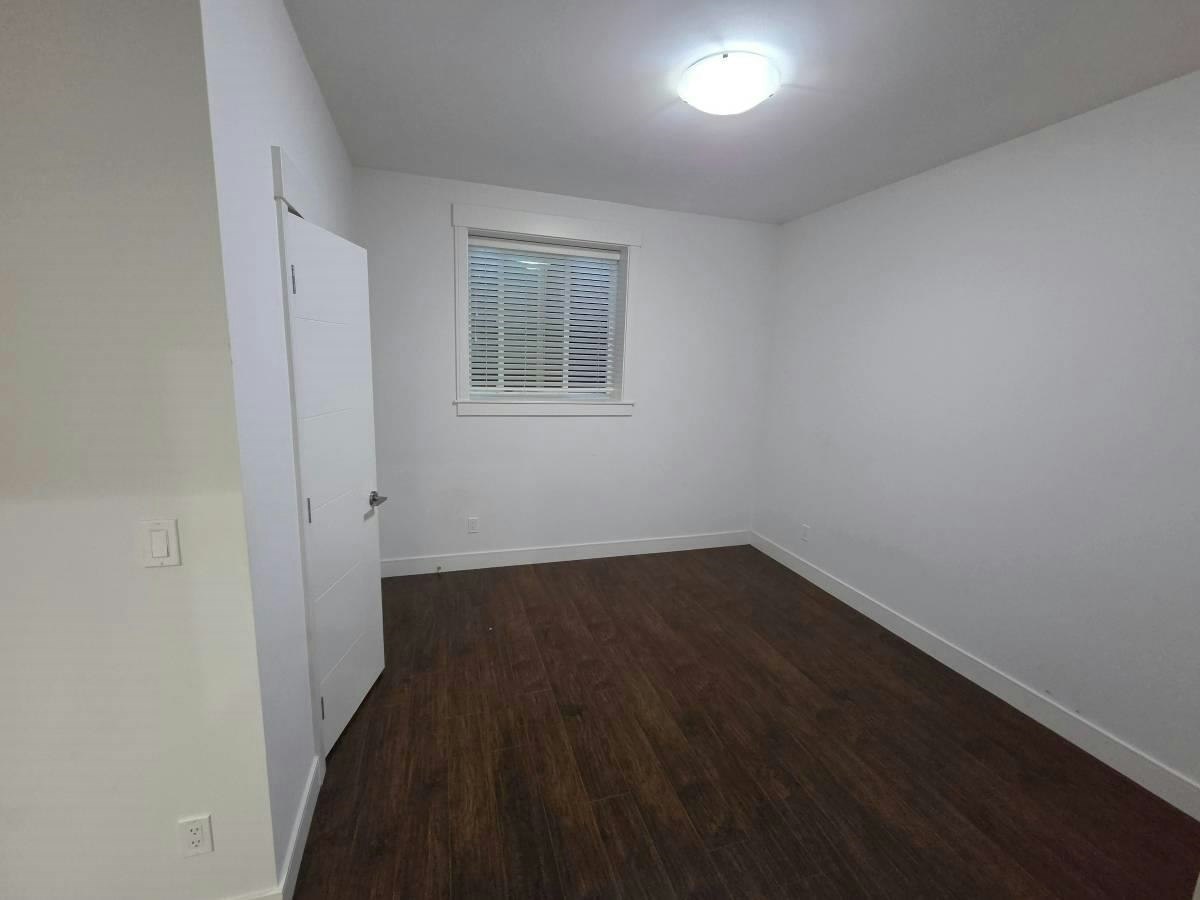 Lower-726 Delestre Avenue, Coquitlam, BC, V3K 2G3 - 4