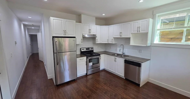 Lower-726 Delestre Avenue, Coquitlam, BC, V3K 2G3