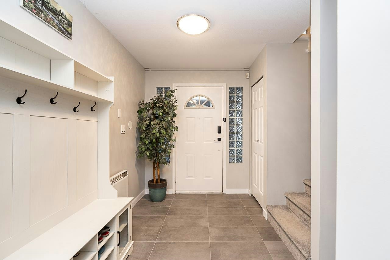 3-5501 Ladner Trunk Road - 5