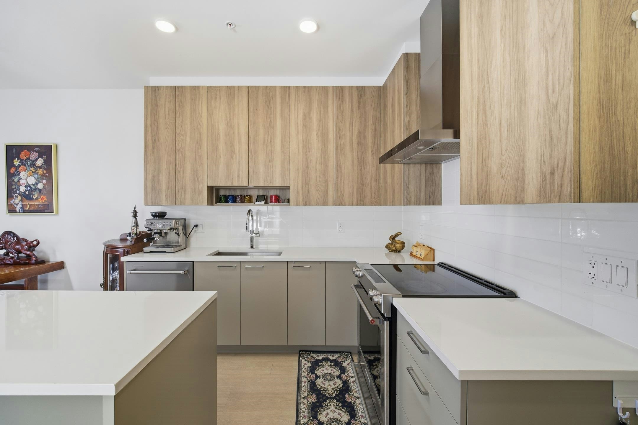 3xx-7588 16th Street, Burnaby, BC, V3N 0H8 3
