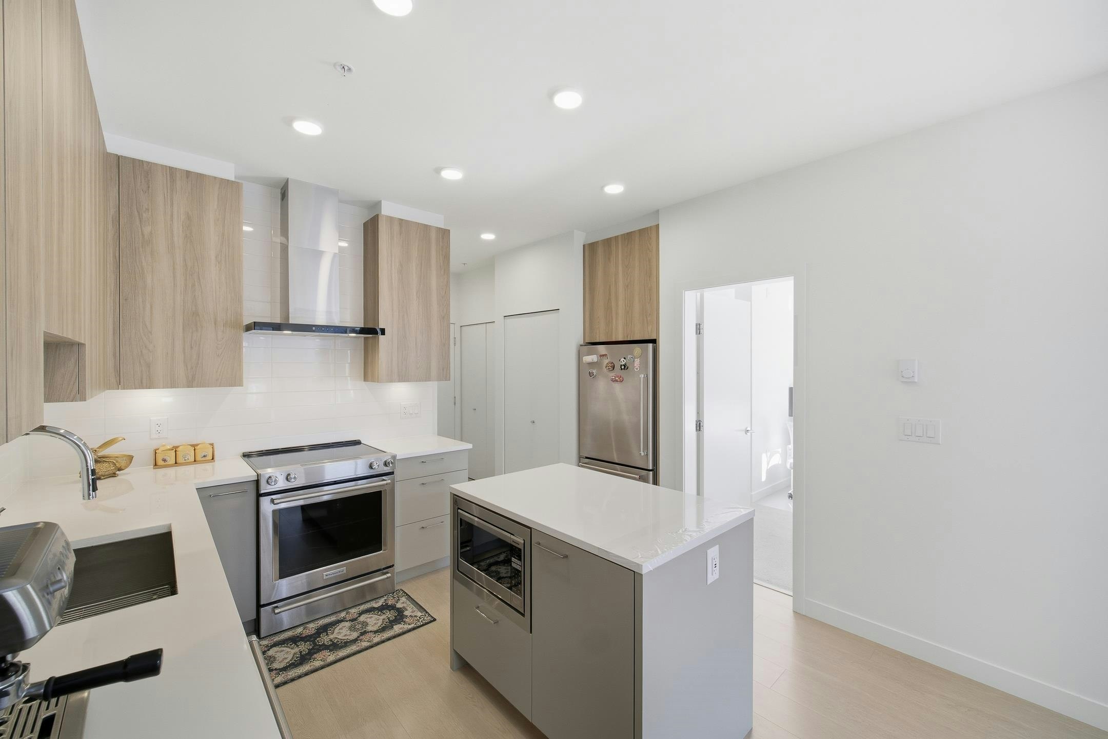 3xx-7588 16th Street, Burnaby, BC, V3N 0H8 - 6