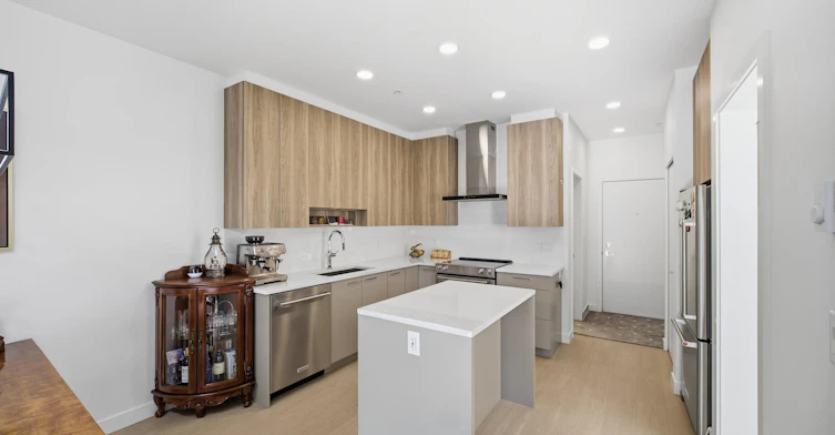 3xx-7588 16th Street, Burnaby, BC, V3N 0H8 - 2