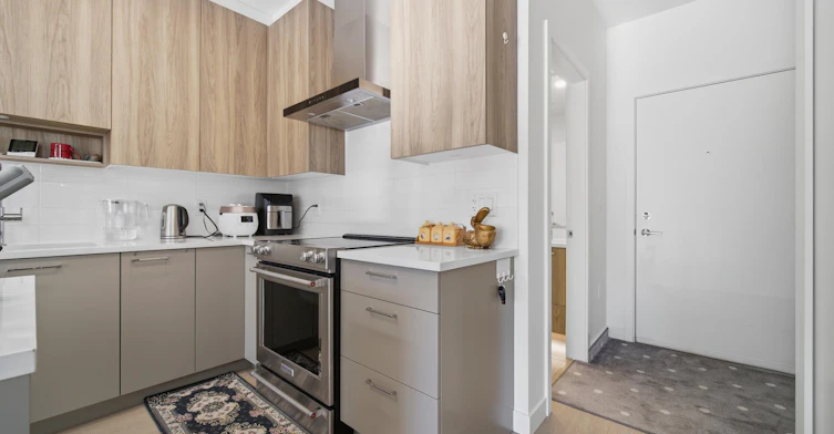 3xx-7588 16th Street, Burnaby, BC, V3N 0H8