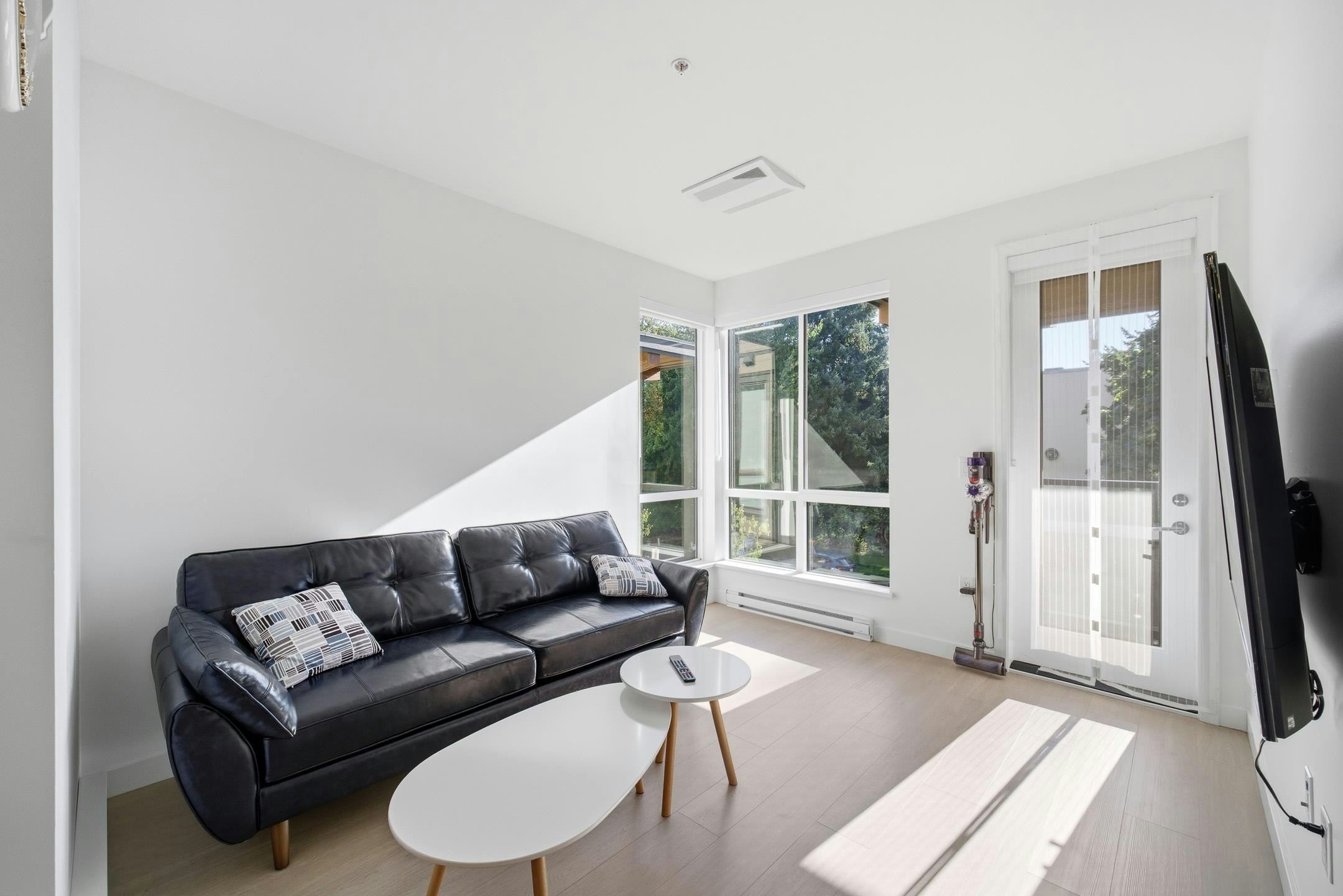 3xx-7588 16th Street, Burnaby, BC, V3N 0H8 - 12