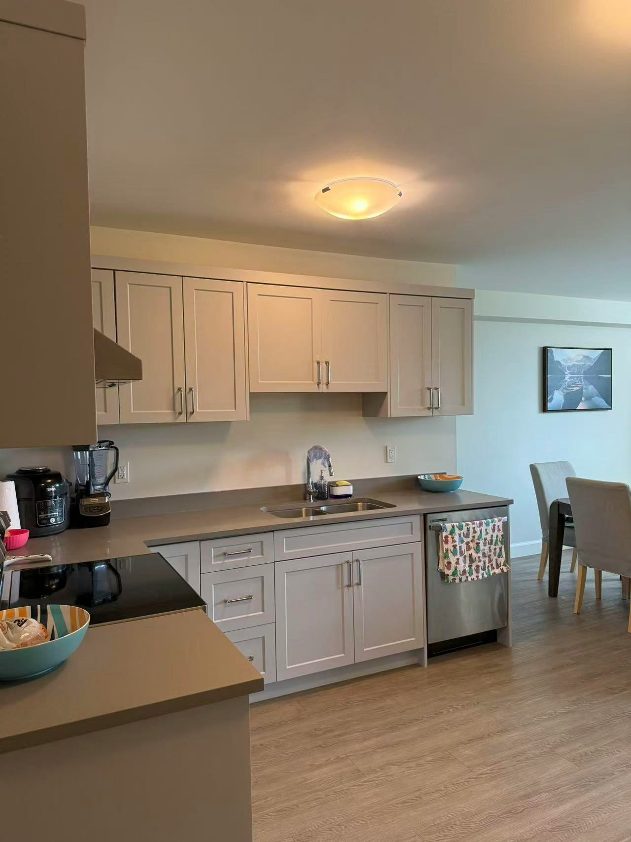 2000 Phillips Place, Burnaby, BC, V5A 2W1 - 2