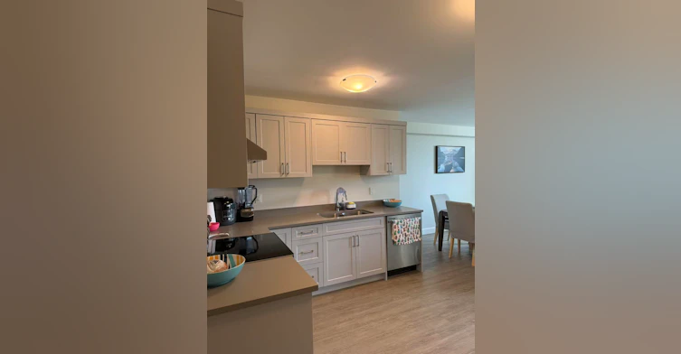 2000 Phillips Place, Burnaby, BC, V5A 2W1 - 2