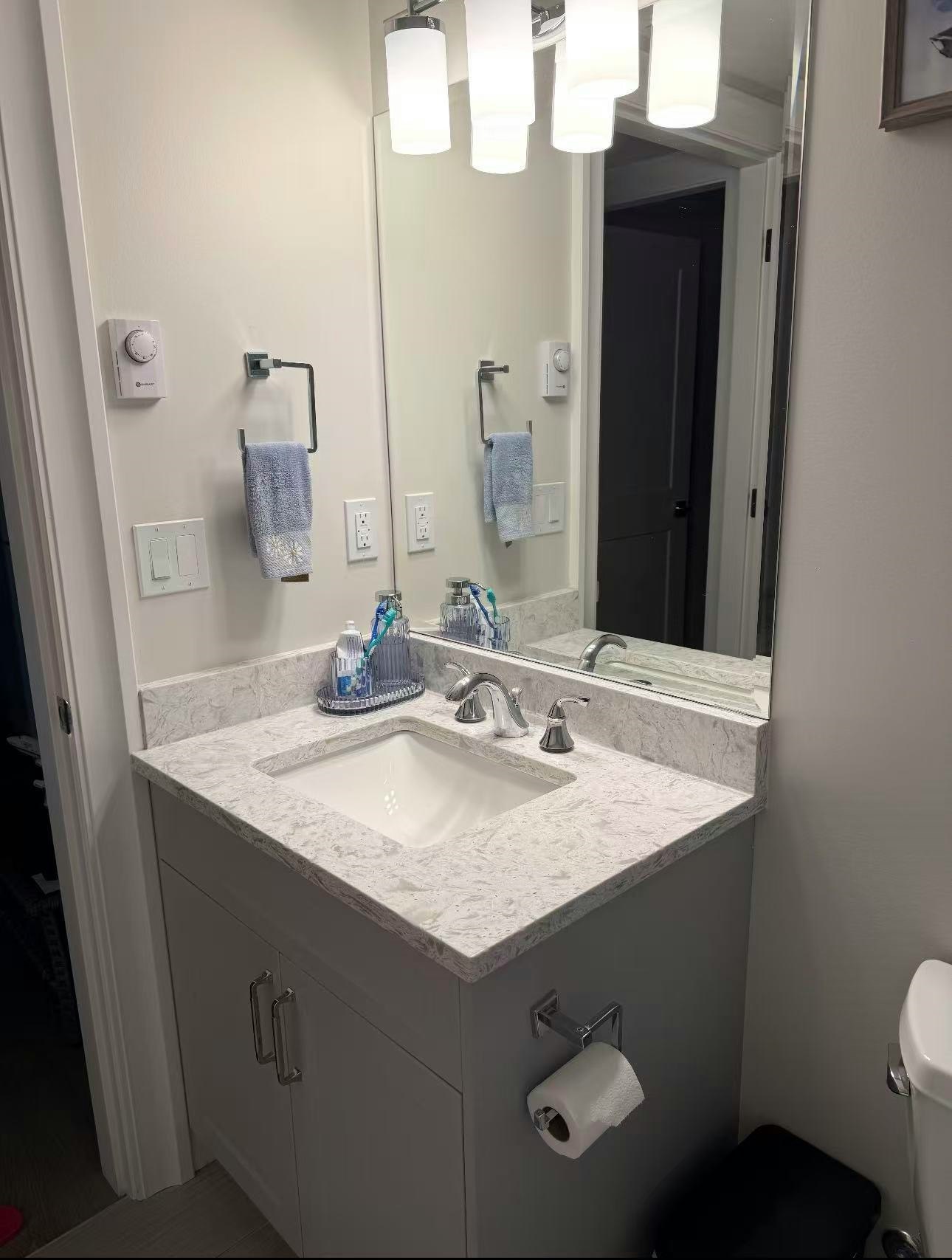 2000 Phillips Place, Burnaby, BC, V5A 2W1 - 13