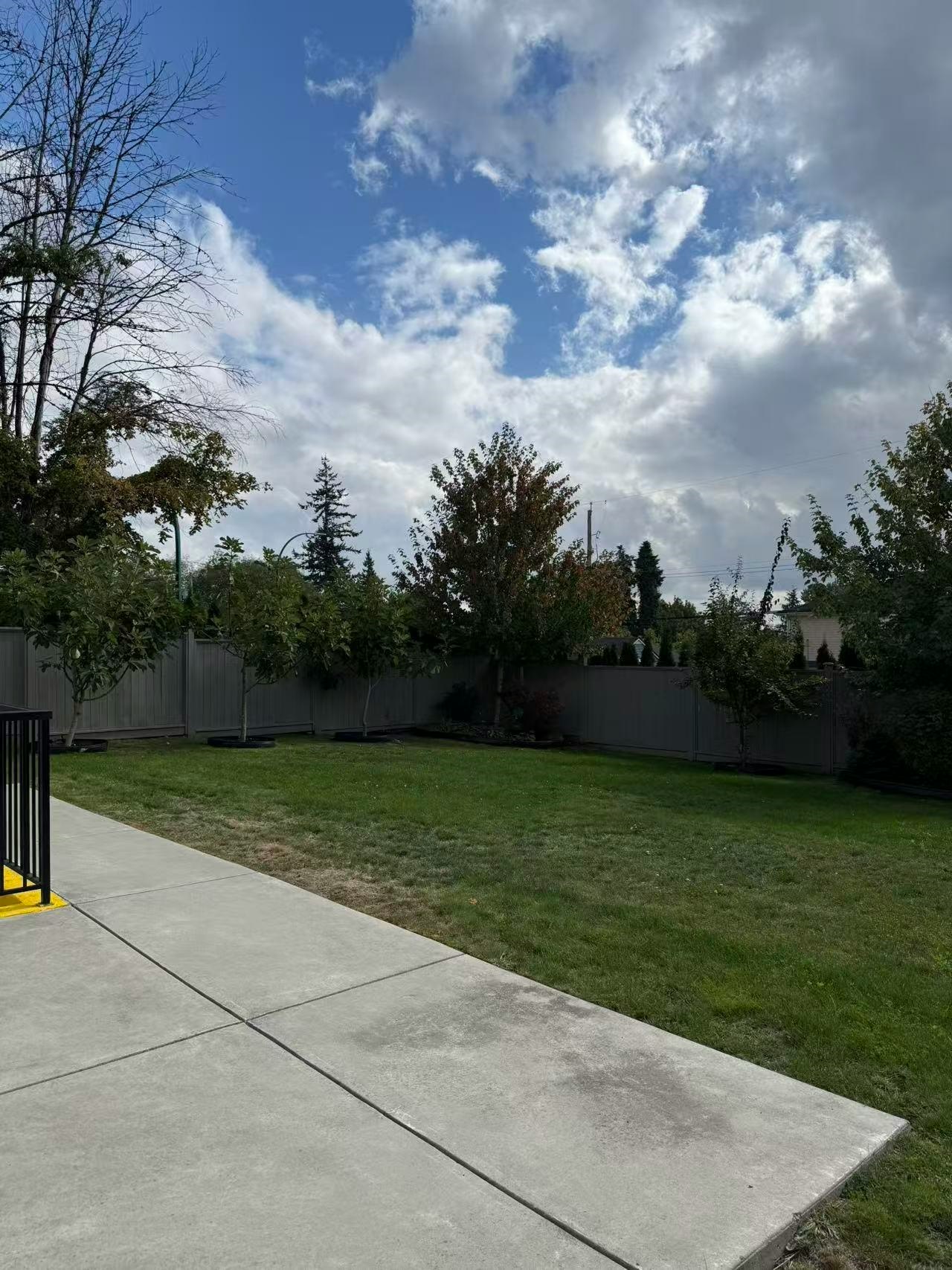 2000 Phillips Place, Burnaby, BC, V5A 2W1 - 16