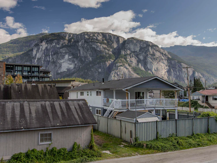 38012 Fifth Avenue, Squamish, BC, V8B 0B4 - 36