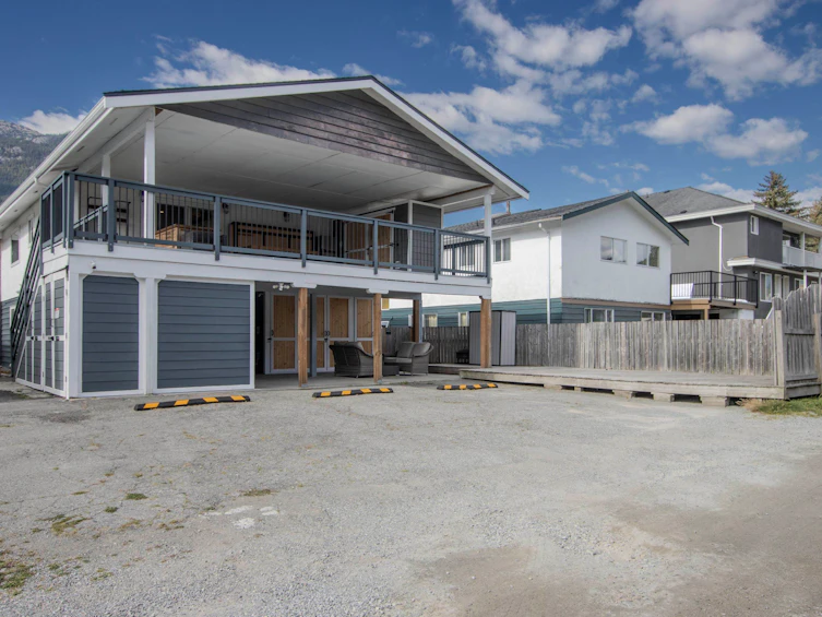 38012 Fifth Avenue, Squamish, BC, V8B 0B4 - 38