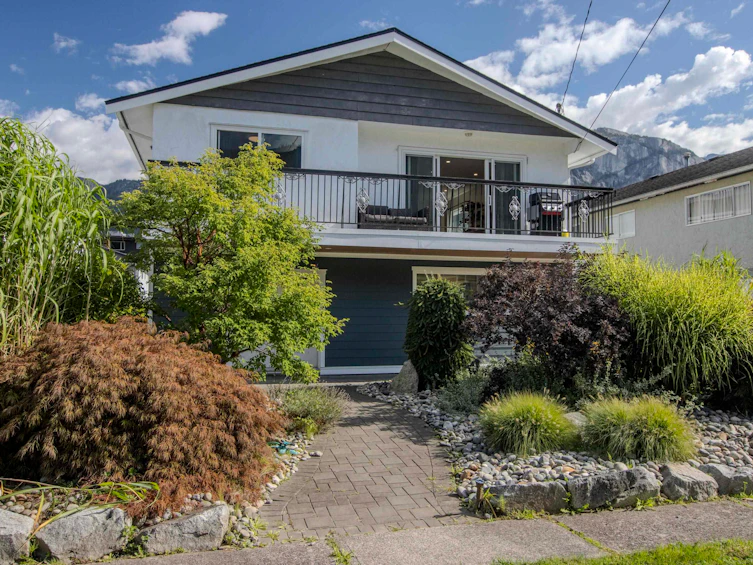 38012 Fifth Avenue, Squamish, BC, V8B 0B4 - 2