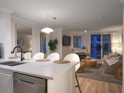 205-1363 56 Street - 2