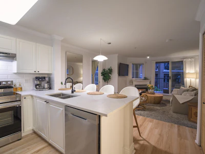 205-1363 56 Street - 3