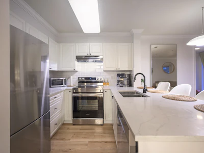 205-1363 56 Street - 4
