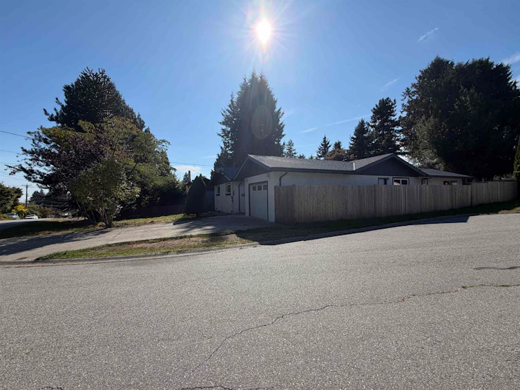 817 Mountainview Drive, Gibsons, BC, V0N 1V9 - 27