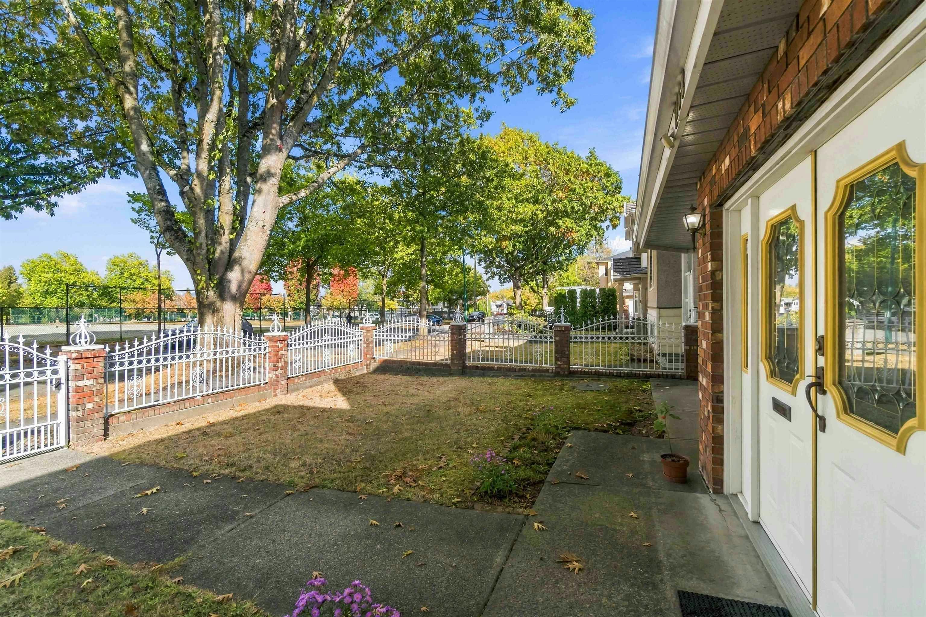 2168 E 27th Avenue - 2
