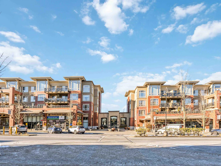 421-2970 King George Boulevard, Surrey, BC, V4P 0E6