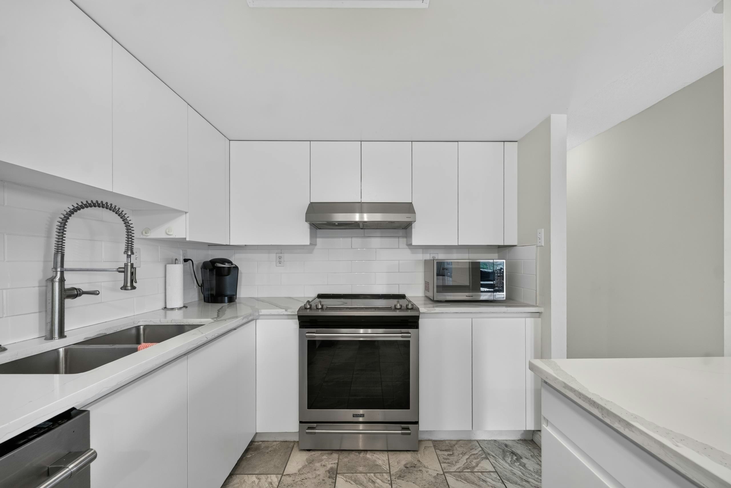 1502-10082 148 Street, Surrey, BC, V3R 0S3 - 6