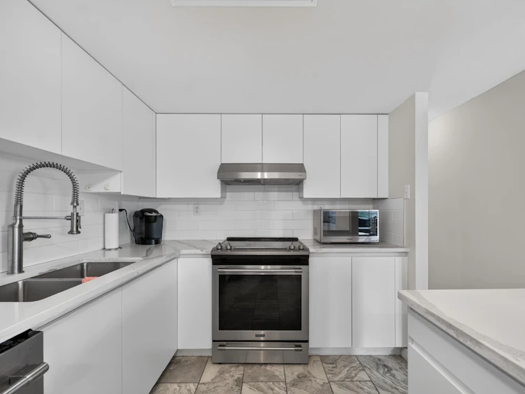 1502-10082 148 Street, Surrey, BC, V3R 0S3 - 6