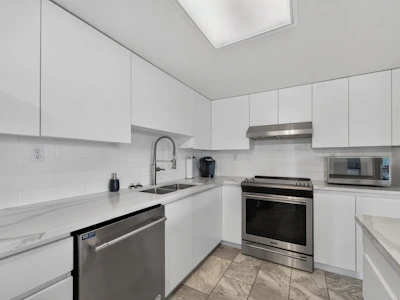 1502-10082 148 Street - 5
