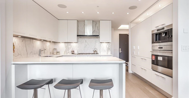 207-6333 W Boulevard, Vancouver, BC, V6M 3X5 - 3
